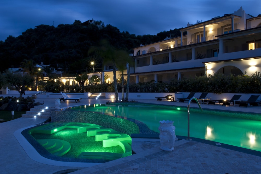Hotel Mea - Aeolian Charme 69/73