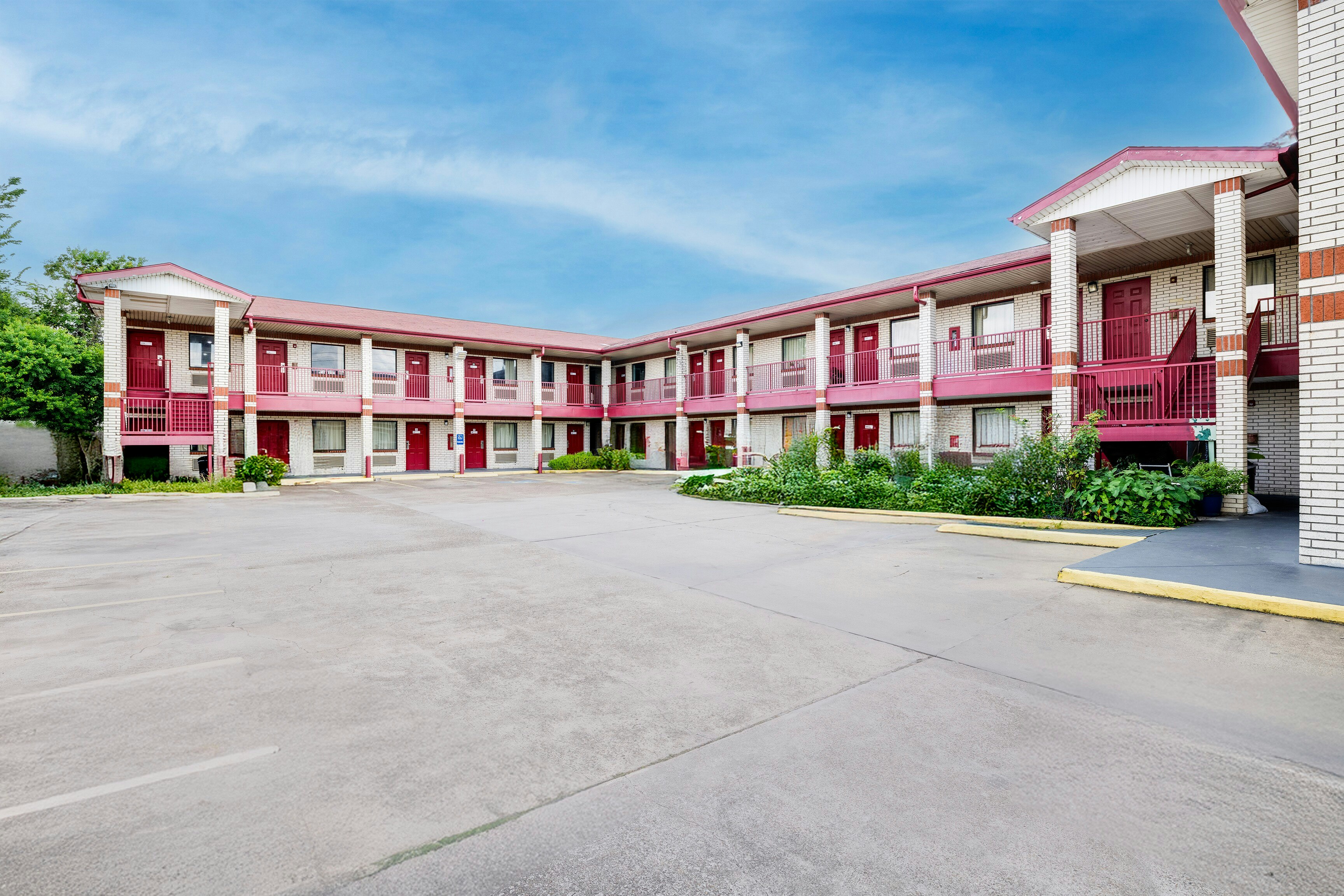 Hotel O Luxury Inn Channelview Baytown I-10 42/56