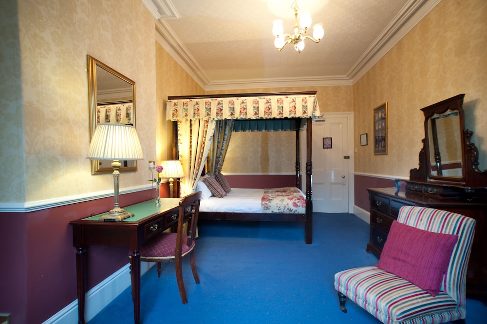 Old Hall Hotel 34/70
