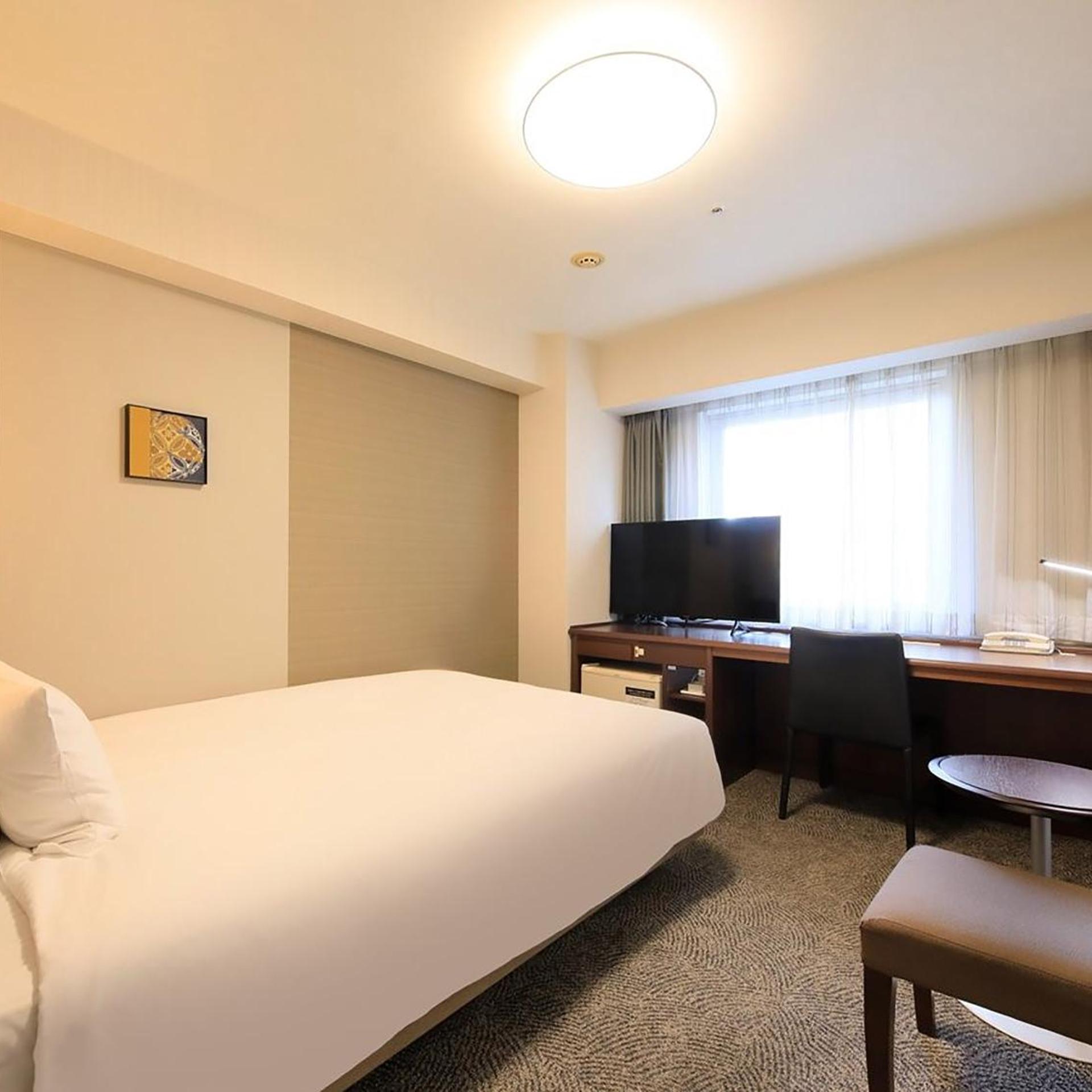 ROOM, SINGLE