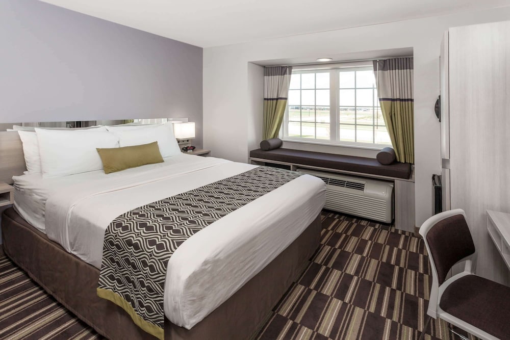 Room, Queen Bed
