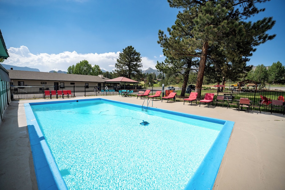Estes Mountain Inn 37/70
