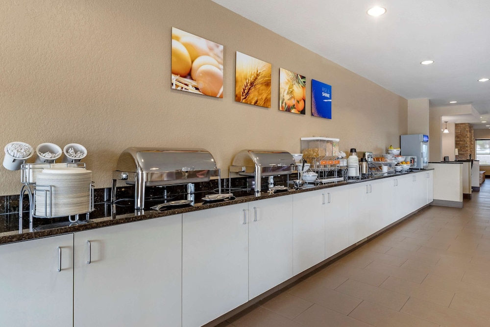 Comfort Suites Coralville 33/37