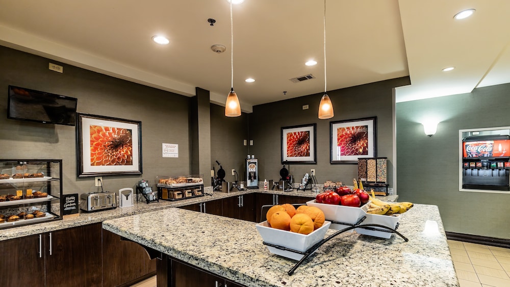 Staybridge Suites Laredo International Airport 25/42