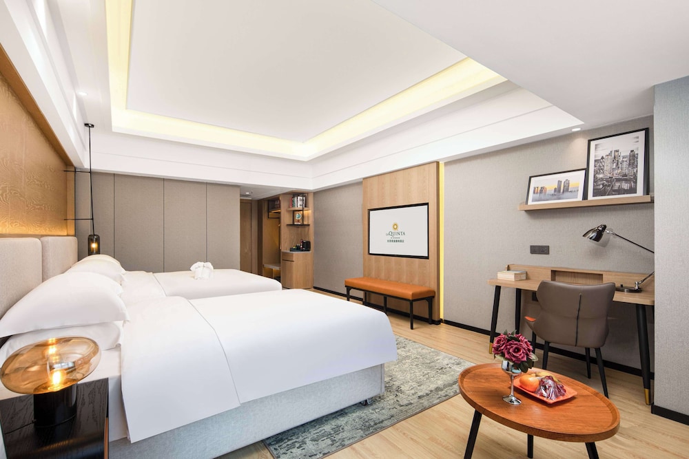 La Quinta by Wyndham Qionghai Yinhai 12/26