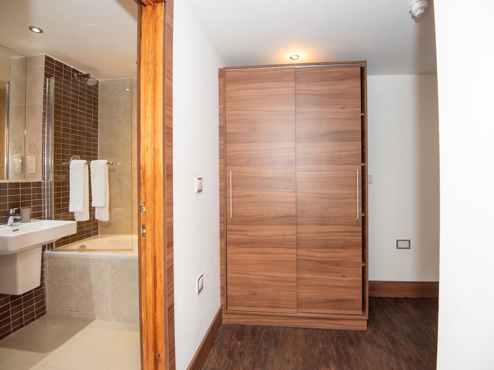 Livin Serviced Apartments 67/68