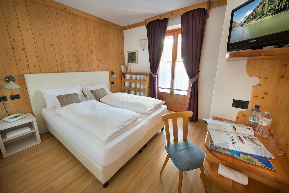 STANDARD, DOUBLE OR TWIN BED