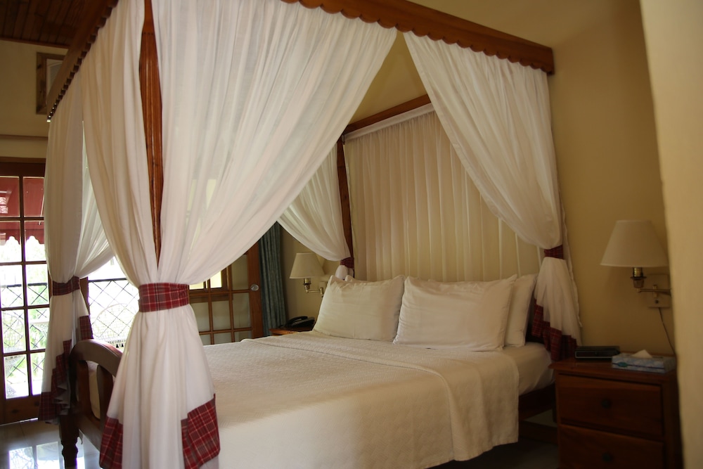 Charela Inn Hotel 15/51