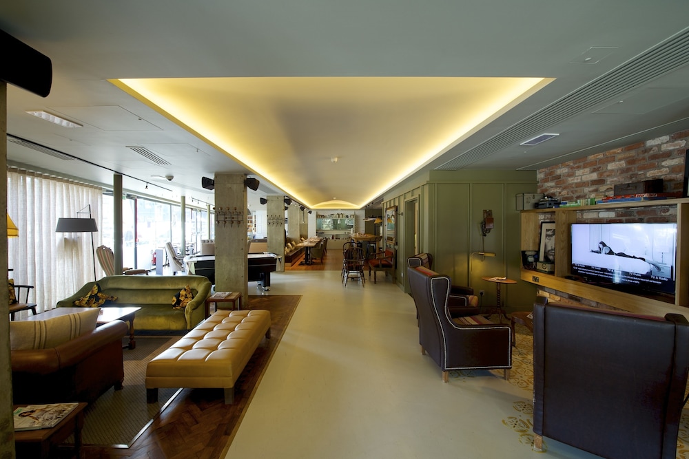 Bermondsey Square Hotel 27/50