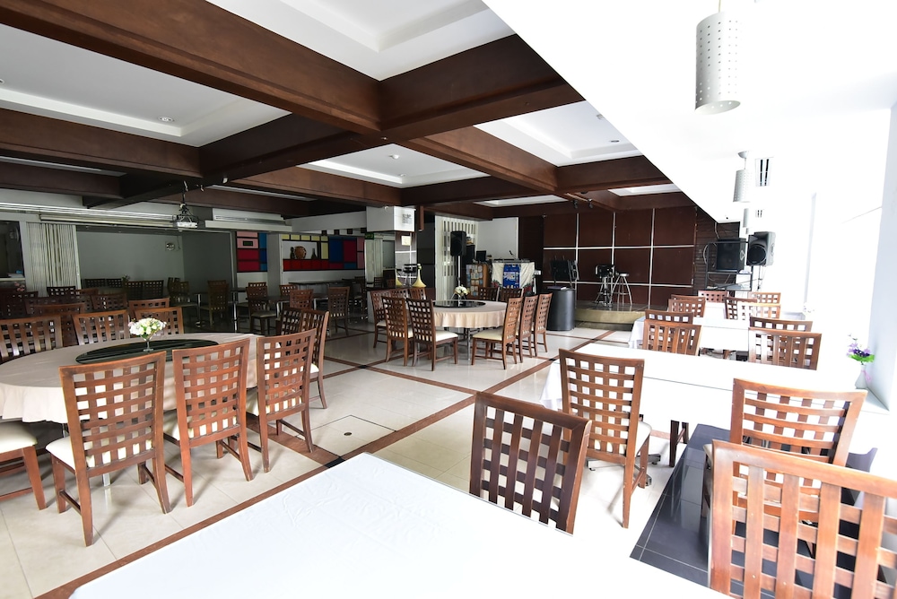 New Season Hotel 38/46