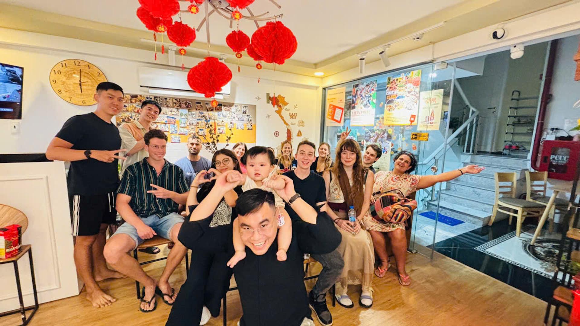 Saigon Authentic Hostel - City Walk, Cooking Class, Food Tour, Breakfast, Gym, Rooftop 15/35