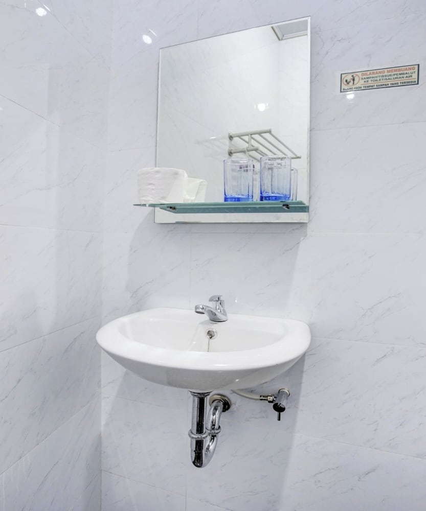 Hotel O Sukarame Near Imanuel Hospital Way Halim Formerly Hotel Griya Bawean 47/47