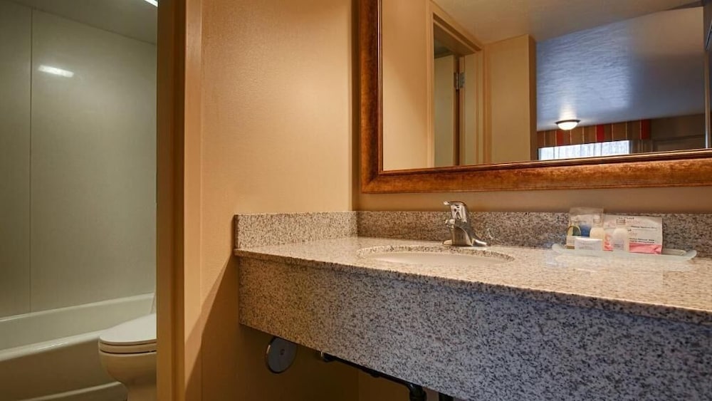 Town & Country Inn 49/50