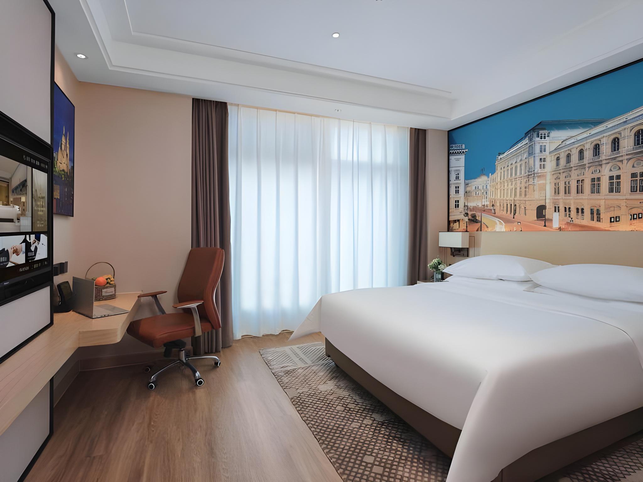 Daye Vienna International Hotel (Huangshi Daye Center High-speed Railway Station) 32/58