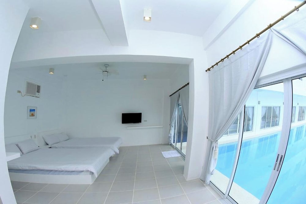 Coron Bluewave Hotel 51/75