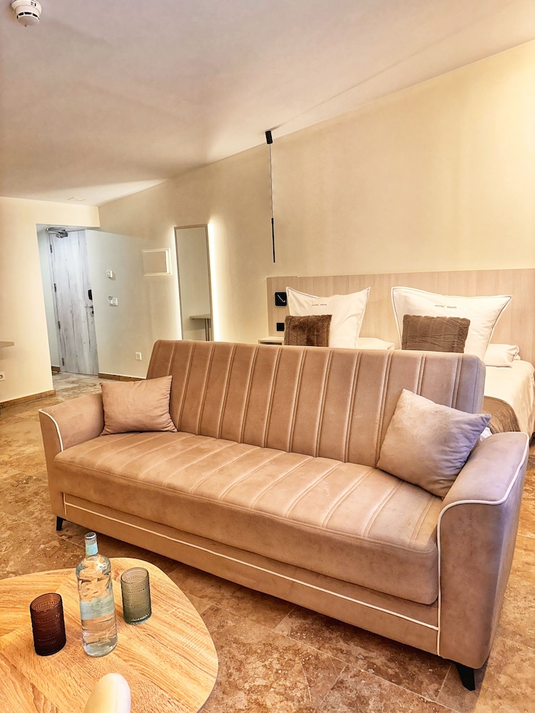 Boutique Hotel Comtal Empuries 31/50
