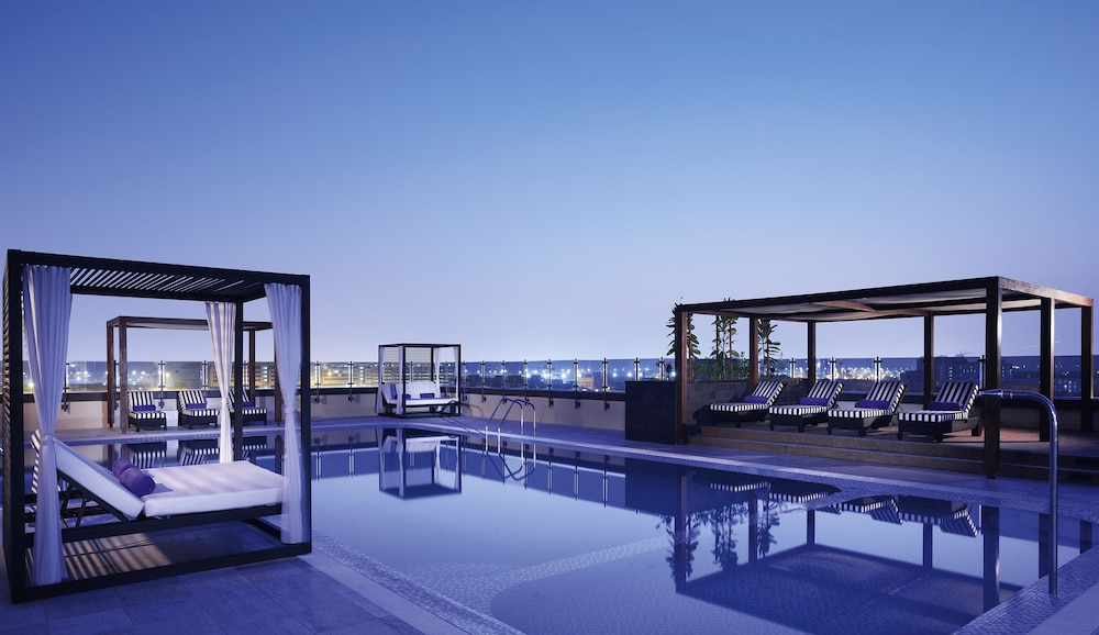 swimming pool spa
