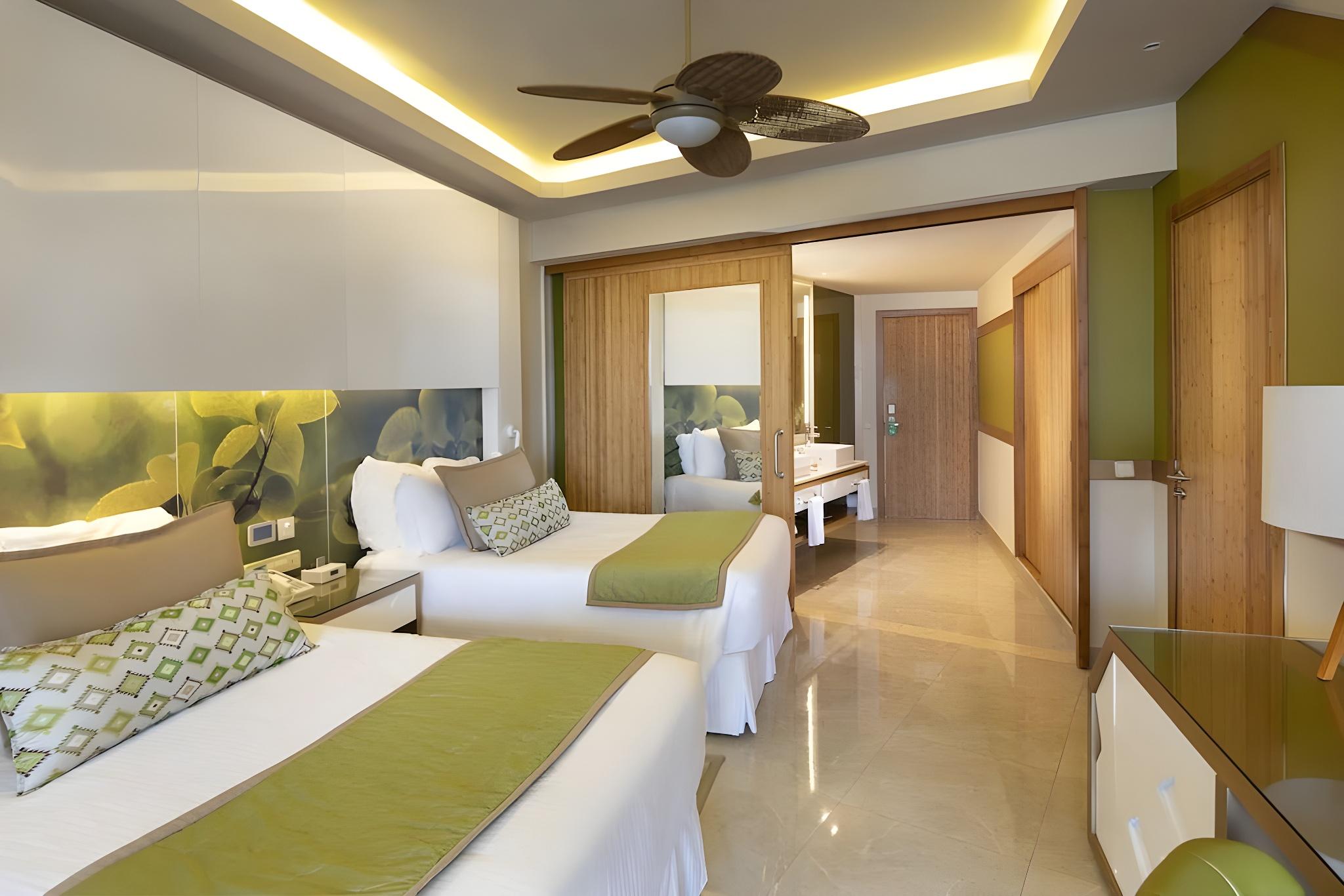 Preferred Club, Vip, Junior, Double Bed, Partial Ocean View