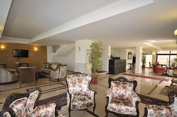 Lucky Monkey Hotel 44/50