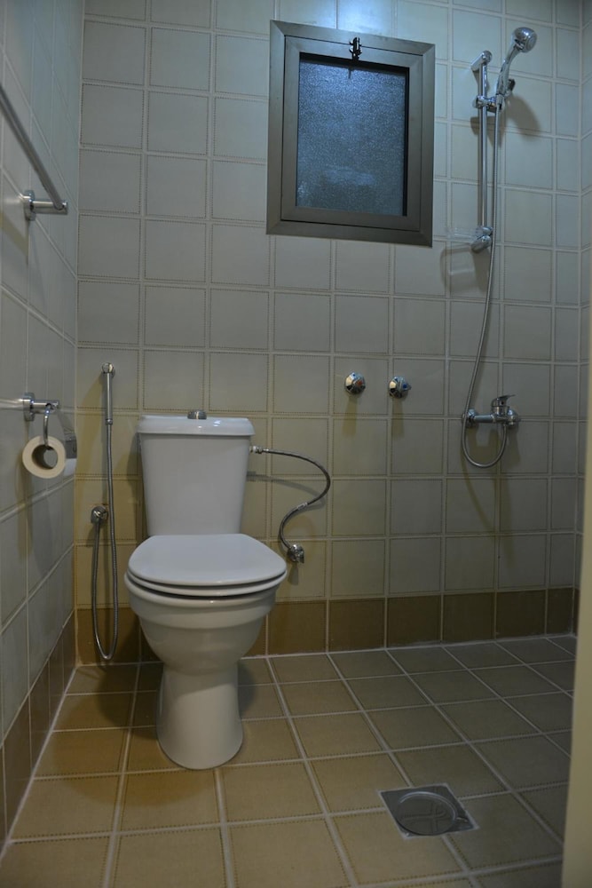 بنايه خليفه(Khalifa Tower Hotel Apartments) 44/69