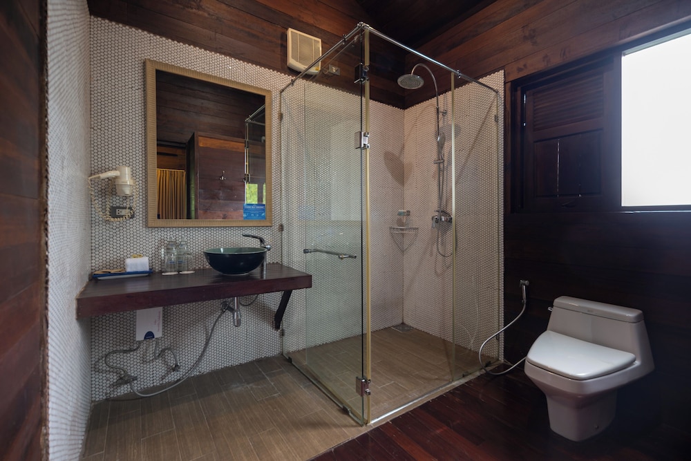 Gajapuri Resort Spa 74/76
