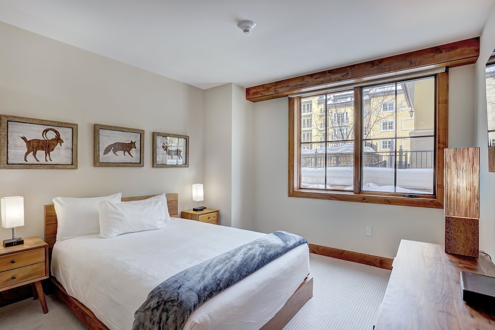 3 Bedrooms, Plus, Residence, King and Queen and Twin Beds, Mountain View, Den