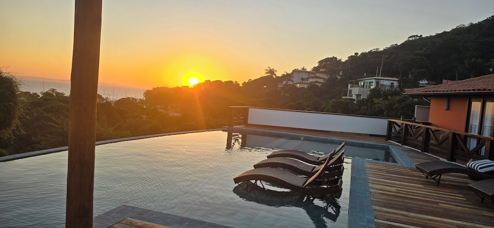 Azeda Boutique Hotel 56/66