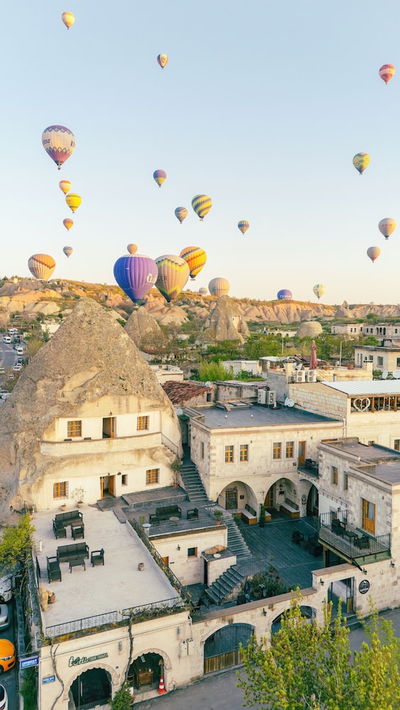 Cave Hotel Saksagan 44/48