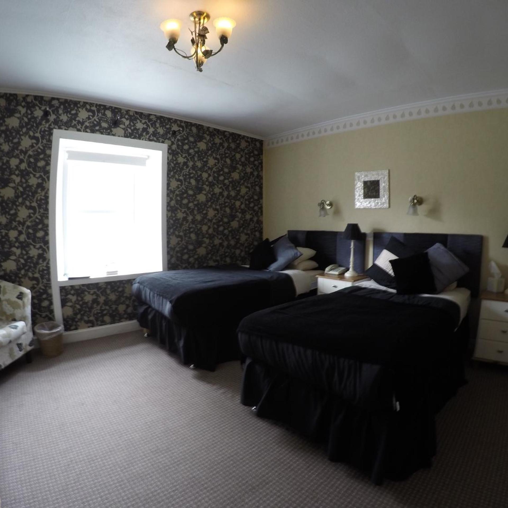 OLD INN HOTEL 14/37
