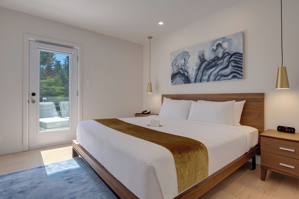 3 Rooms, Villa, 2 King Beds, Queen Bed, Lake View