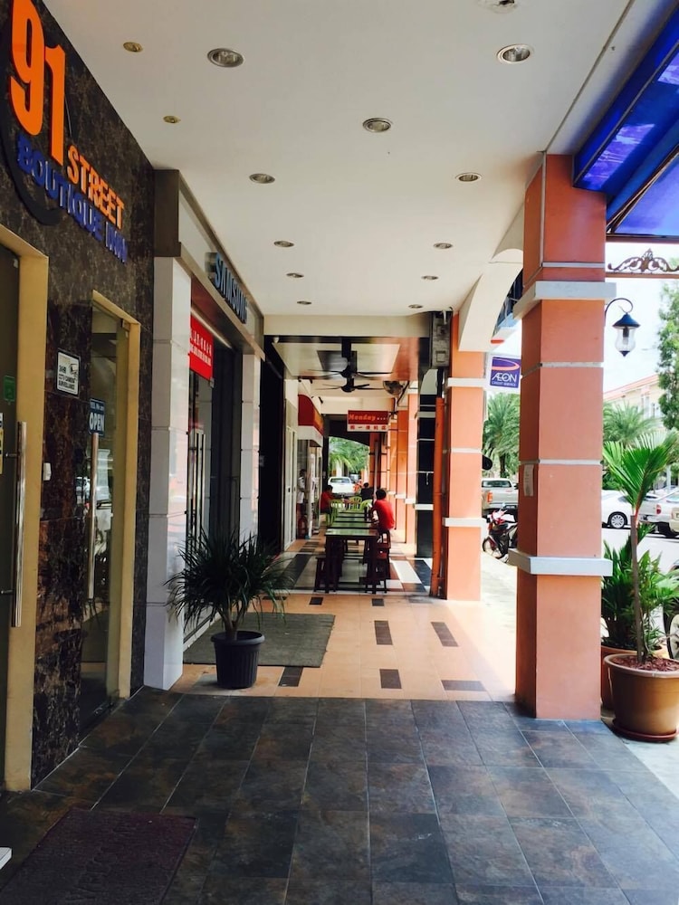 91 Street Boutique Inn 30/45