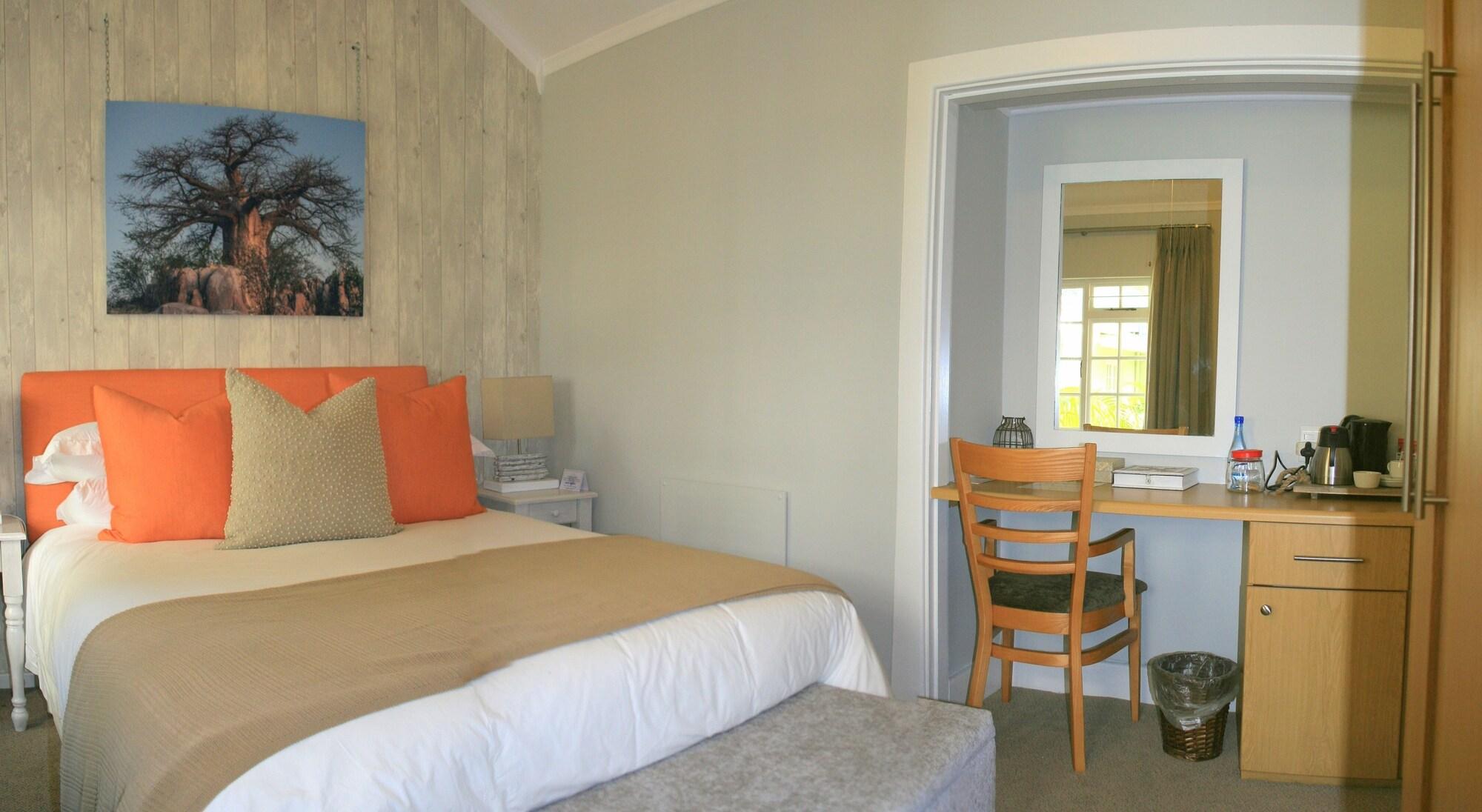 Lodge On Main Guest House 11/60