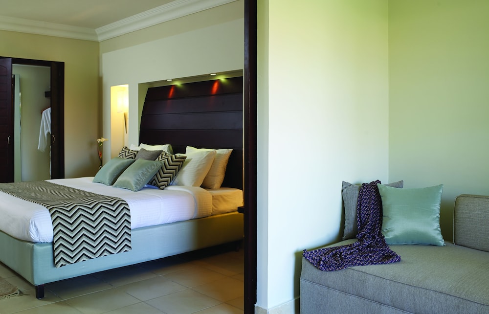 Coral Sea Holiday Resort And Aqua Park 24/77