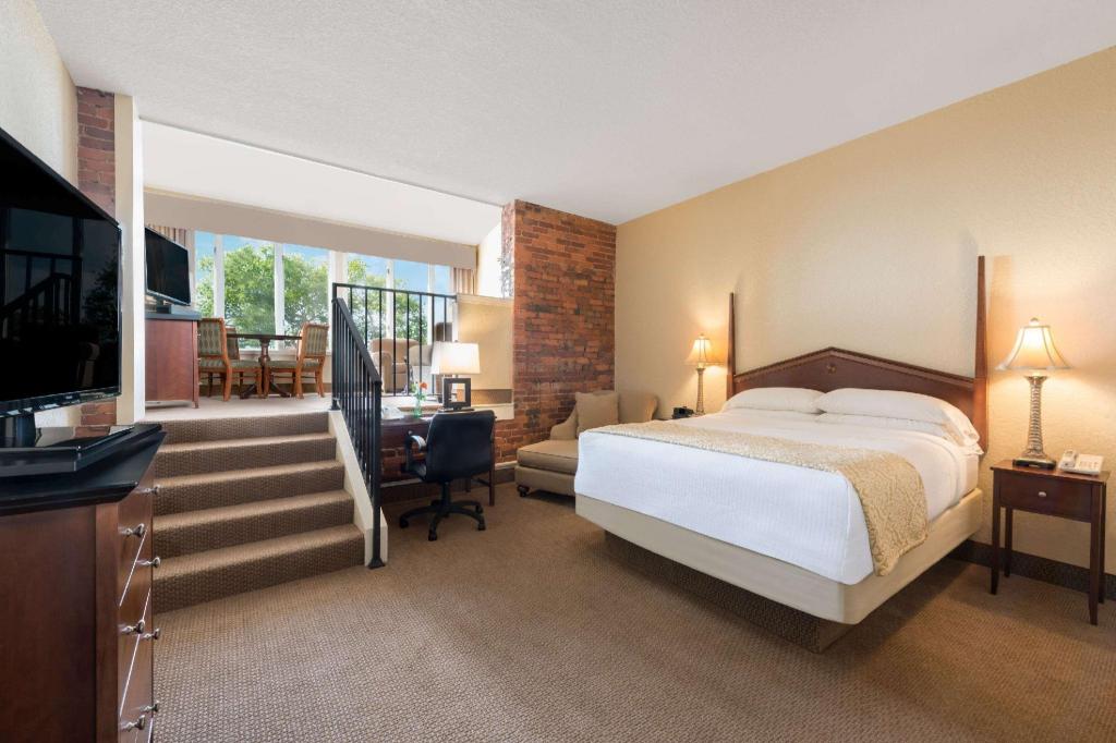 Loft, Suite, King Bed, Two Story