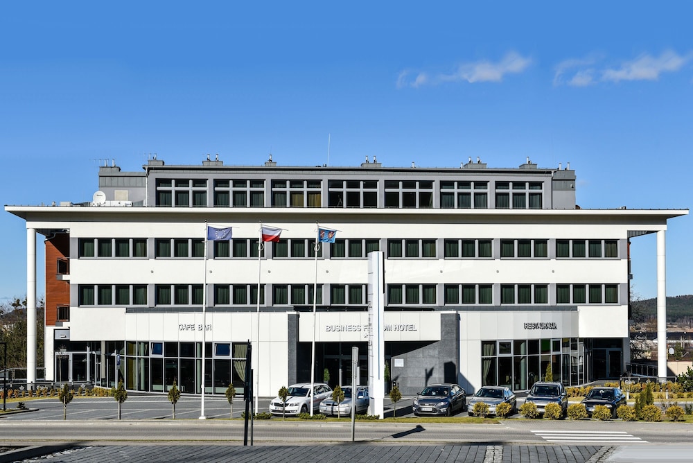 Business Faltom Hotel 5/56