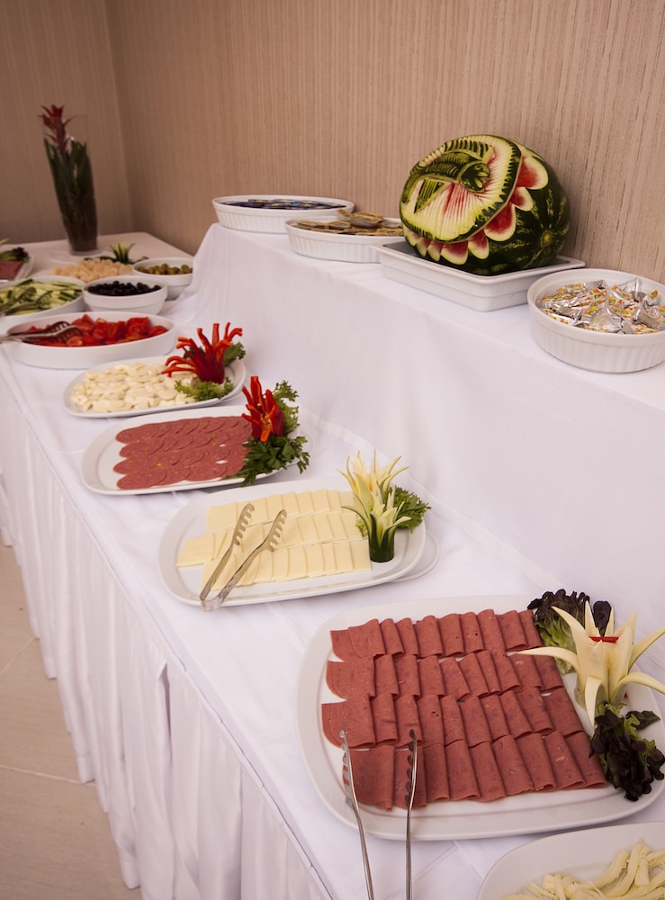 Golden Way Hotel Giyimkent 18/33