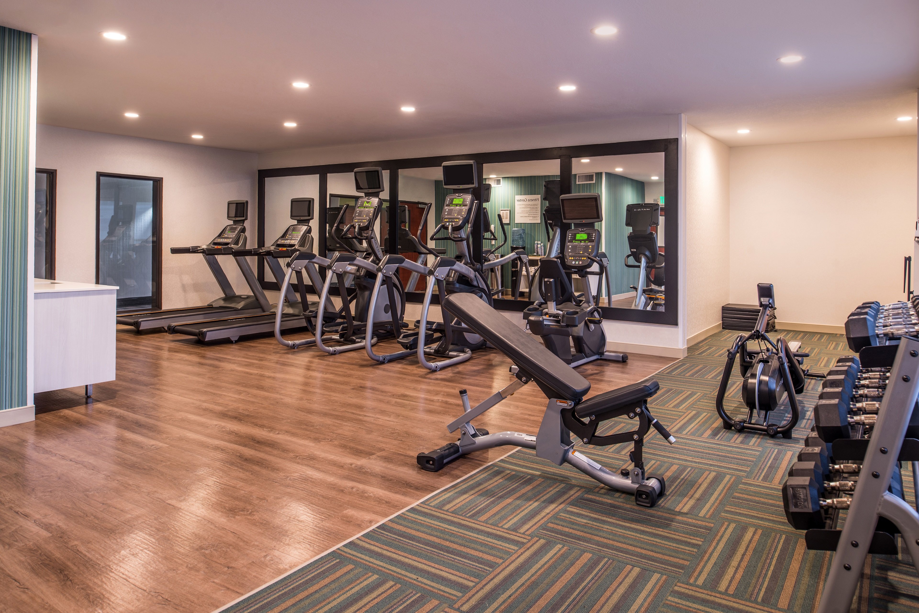 Holiday Inn Express Hotel And Suites Albany 33/52