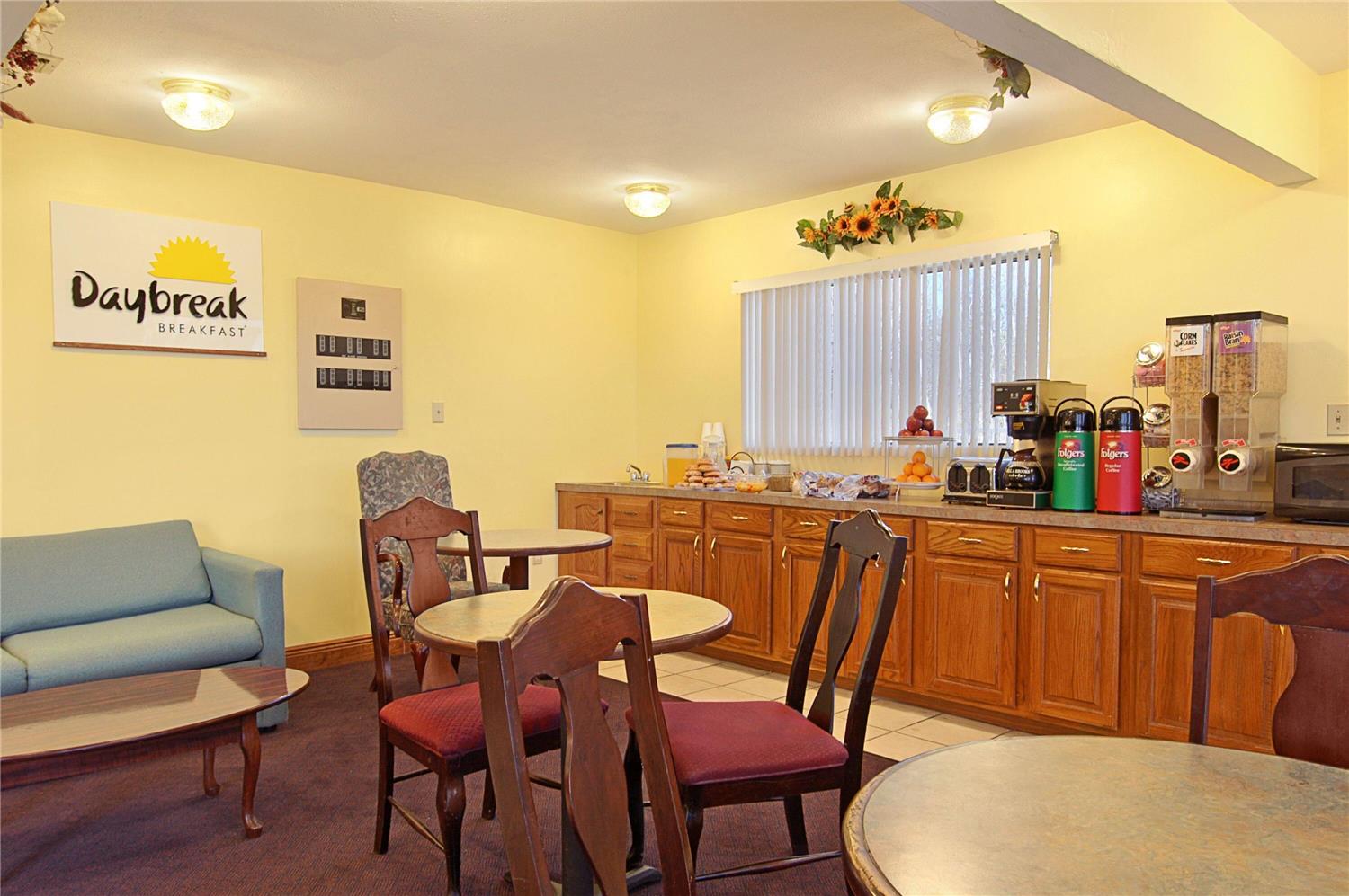 Days Inn by Wyndham Ocean Springs 20/32