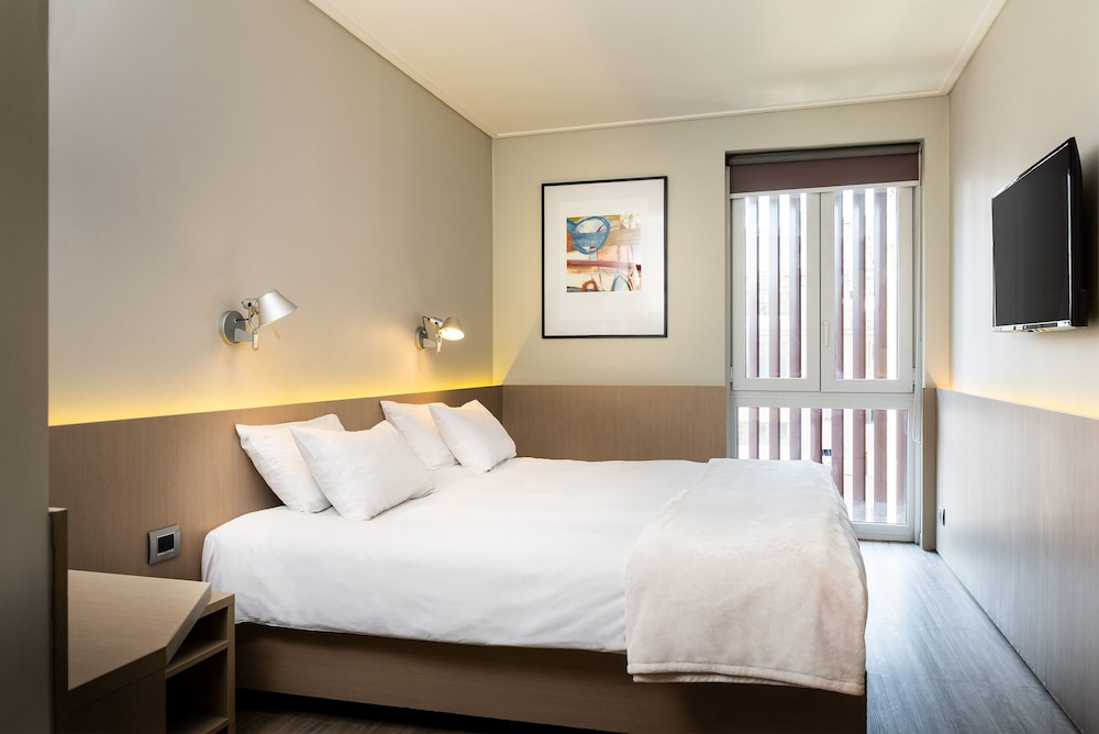 ECONOMY, KING BED