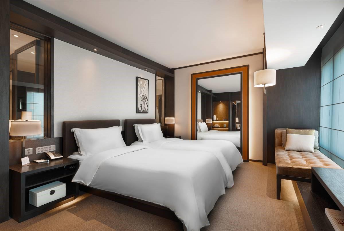 Rosewood, Premier, Twin Beds