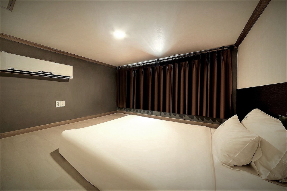 Hotel Hue Loft 13/50