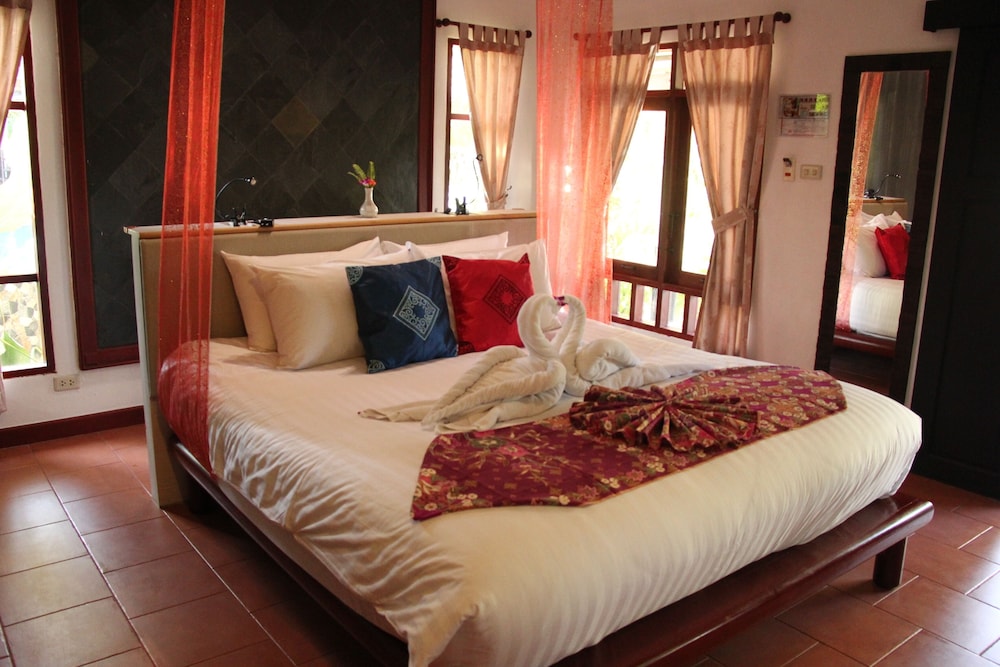 Bangtao Beach Chalet 18/71