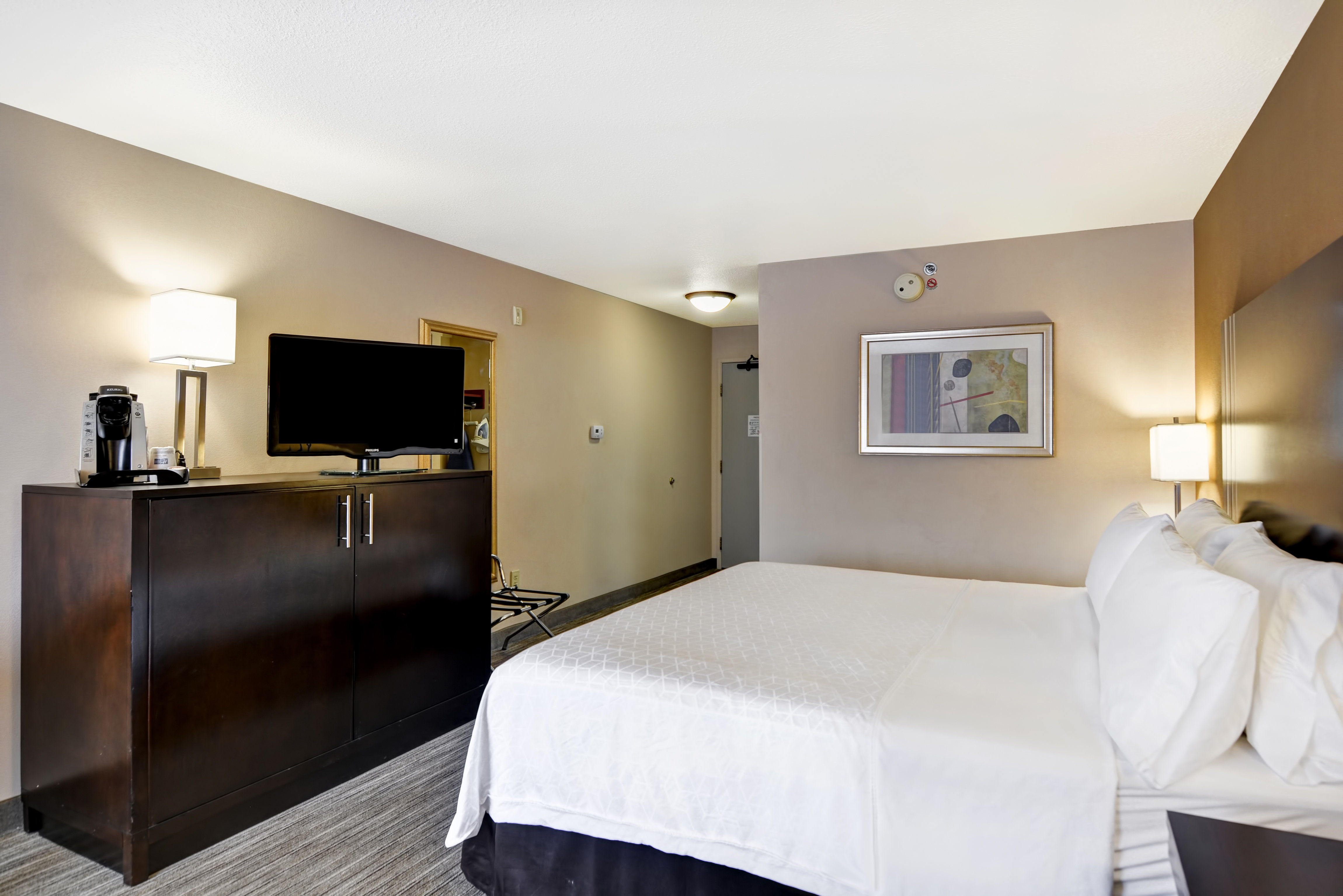 Holiday Inn Express Hotel and Suites Milwaukee-New Berlin 39/70