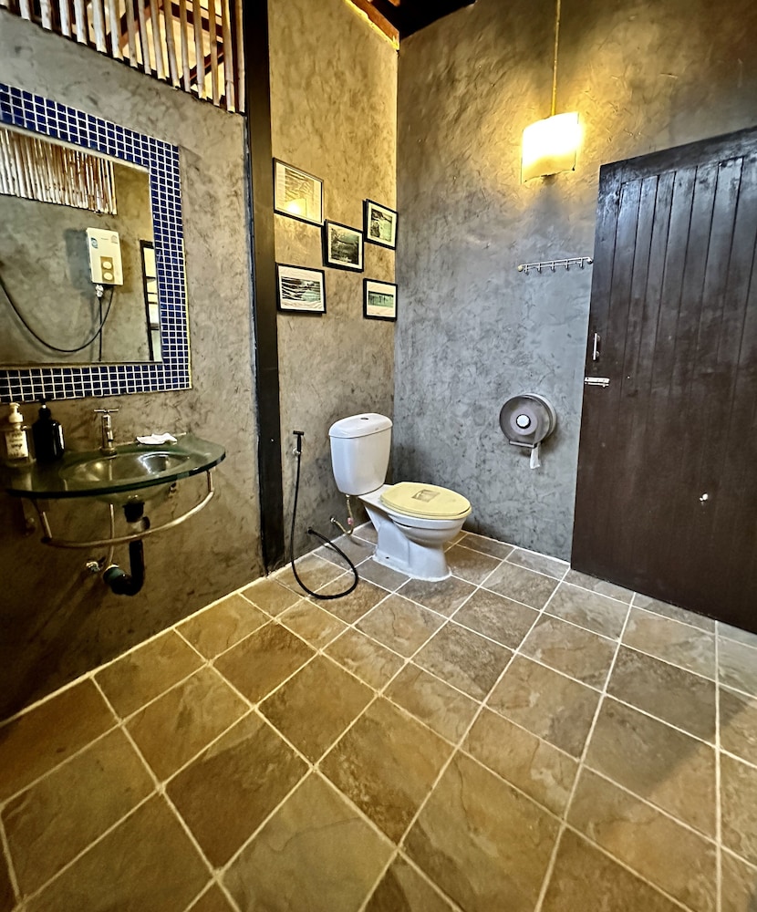 Oasis Lipe Resort 65/66