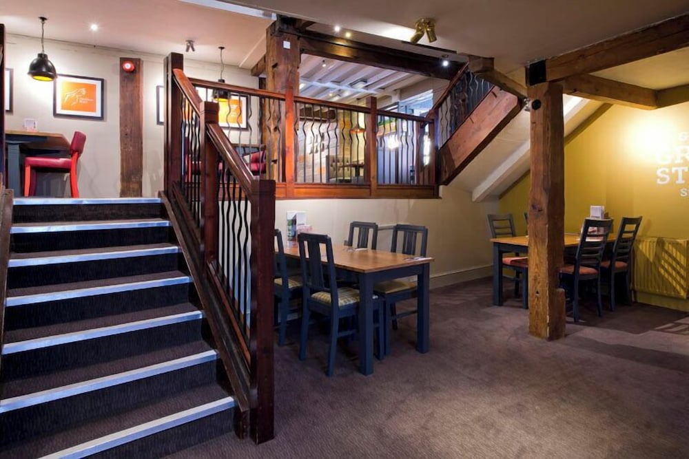 Premier Inn Cambridge North (Girton) 36/54