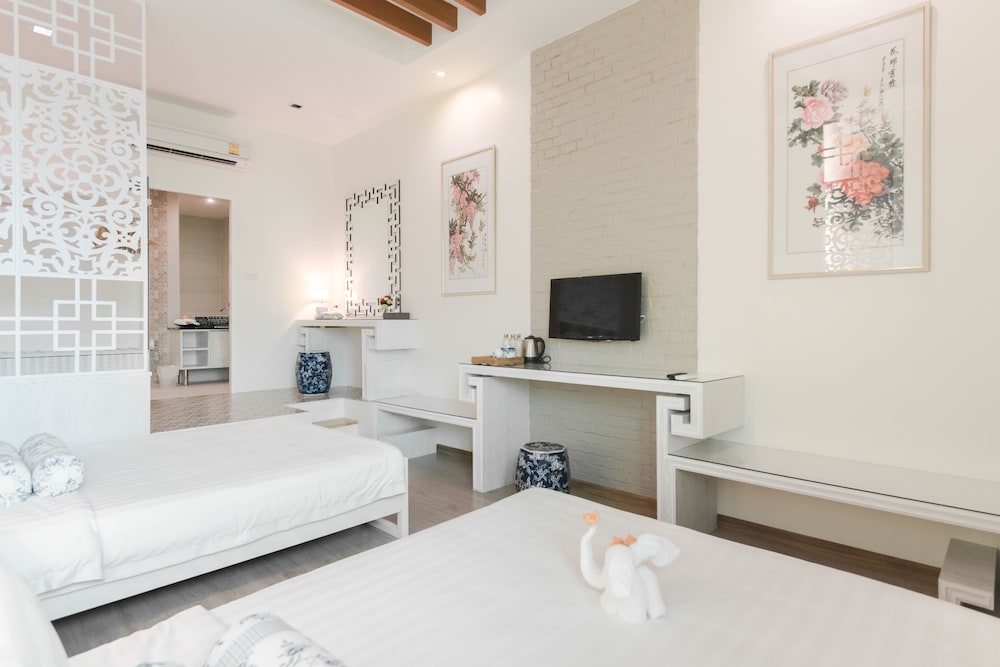 O Nya Phuket Hotel 32/70