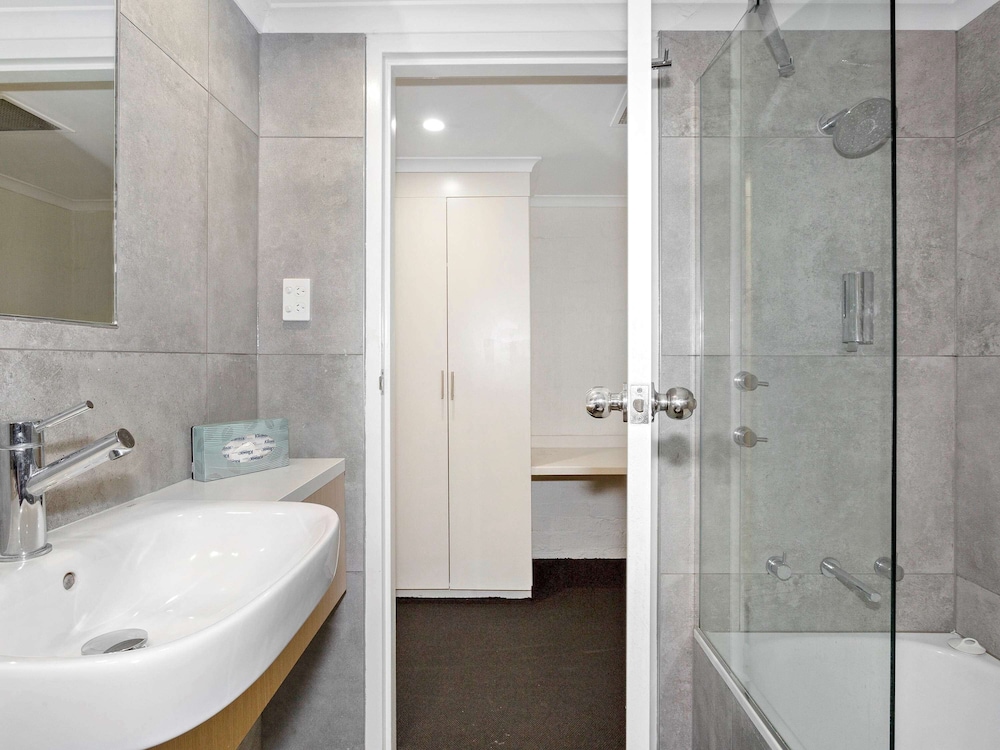 Ibis Styles Canberra Eaglehawk 10/65