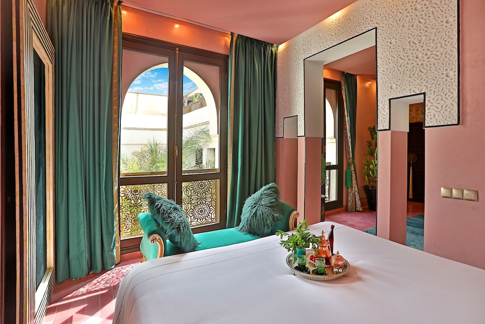 1 BEDROOM, DELUXE, SUITE