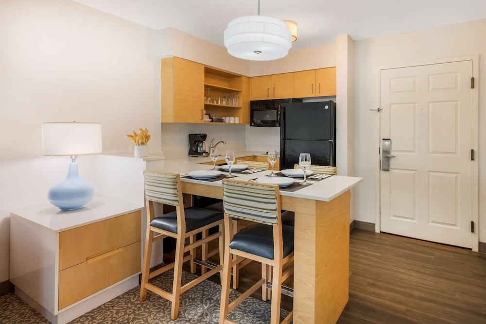 Suites Charlotte Arrowood 37/49