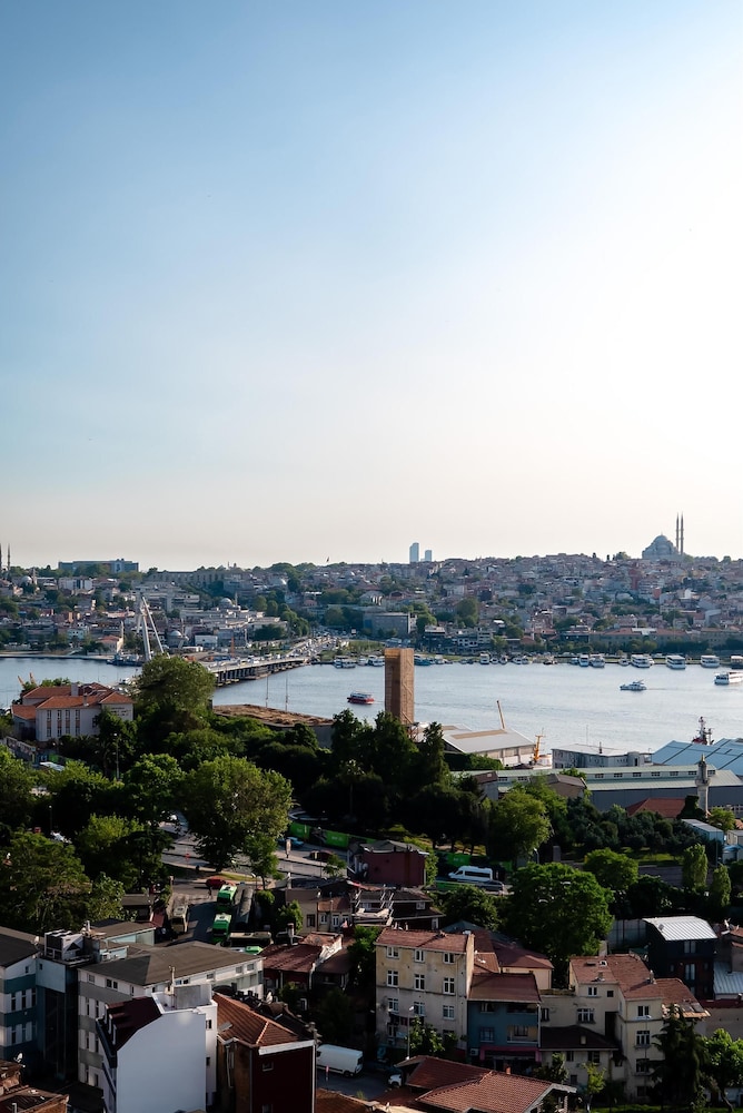 Radisson Blu Hotel Istanbul Pera 76/78